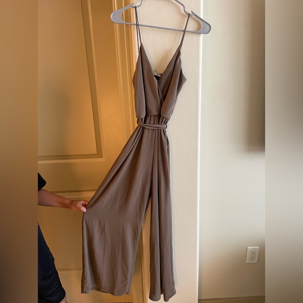 Shop 17 lovely sleeveless jumpsuit. Size small